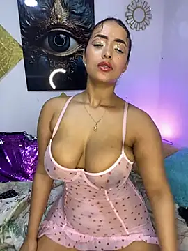 แชท XXX สดของ SaharQamar