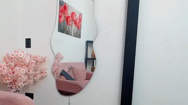 pinky_f00x Chat XXX in diretta