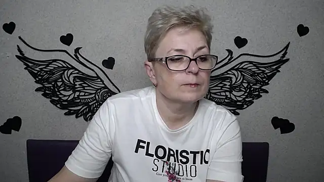 EmiliaGree: απευθείας συνομιλία ΧΧΧ