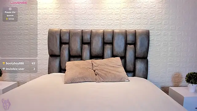 VenusCooper Adlı Modelin Canlı XXX Sohbeti