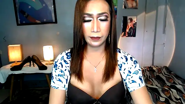 littleredbunny27 Show Webcam