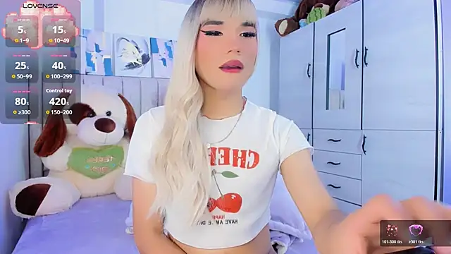 baby_cleo_'s Webcam Show