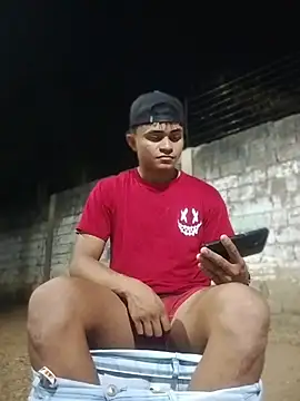 HOTRAINYGOLDEN – Kamerová šou