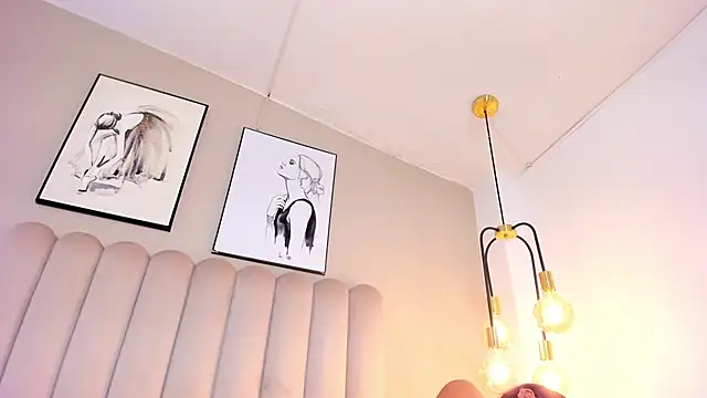 XXX chat uživo modela April_Jons