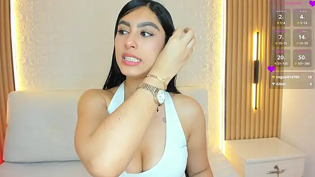 Emily_roux's Live XXX Chat