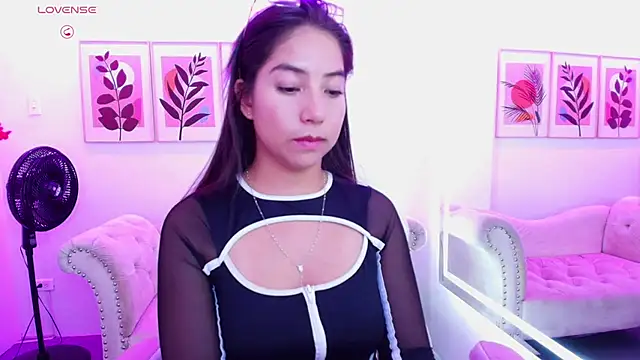 Ema_louis_'s Live XXX Chat