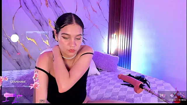 Emmiicute's Live XXX Chat