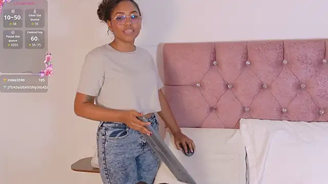 xblack_moon Adlı Modelin Canlı XXX Sohbeti