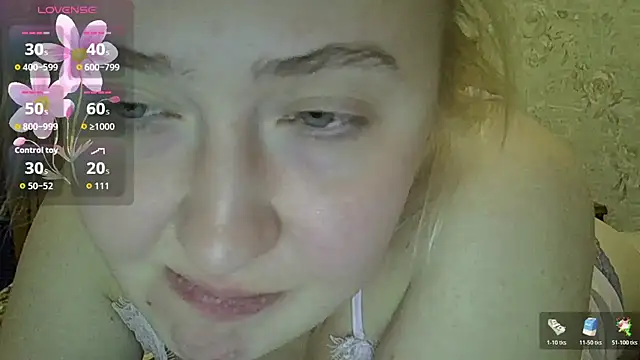 CurvyWild_Lady30's Live XXX Chat