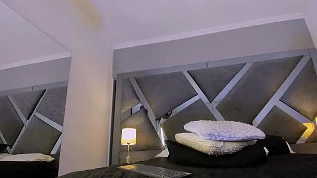 AuroraWishes' Live XXX Chat