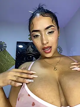 SaharQamar Chat XXX in diretta