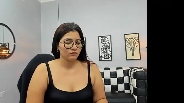 Mia_Curvyy Live XXX-Chat