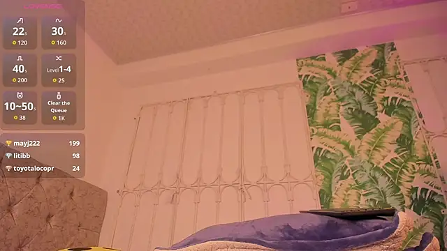 Chatroom XXX en direct de valkyria_12