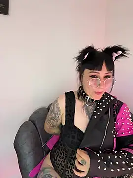 Chatroom XXX en direct de Ravenna666_