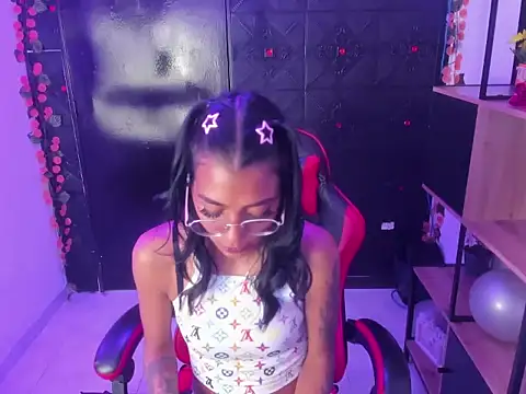 KarlaSlutSkinny__ 现场XXX聊天