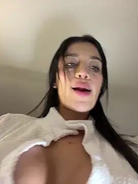 Emmily_19 Chat XXX in diretta