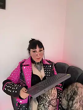 Ravenna666_ live XXX chat