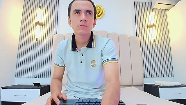 FREDDIE_SCOTT's Live XXX Chat