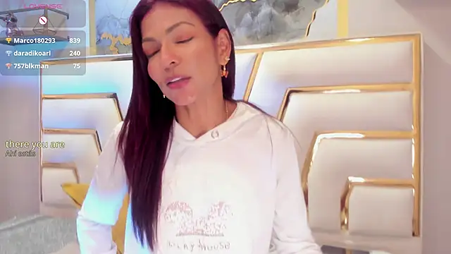 Chat XXX en directo de HannaPetit