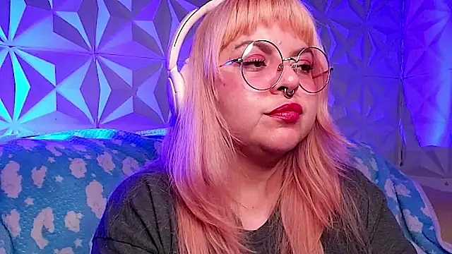 Živý XXX chat Satyn_doll