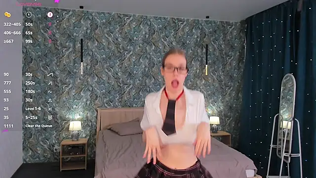 OdellaFrakeのライブXXXチャット