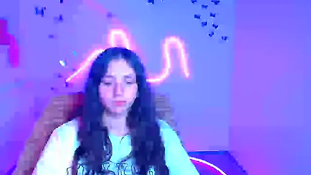 KissMeJulia's Live XXX Chat