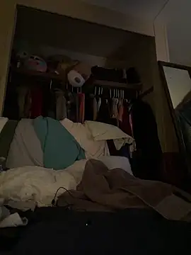 AlexAndriaStrips Show in webcam