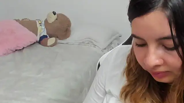 __Emma__11__Lecat_のライブXXXチャット