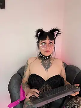 Živý XXX chat Ravenna666_