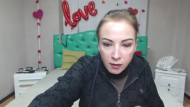 ElizabethSho Live XXX Chat