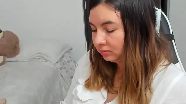 Chatroom XXX en direct de __Emma__11__Lecat_