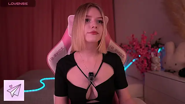 Dragonwind élő XXX-chatje