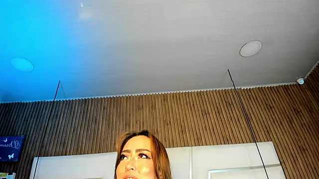 Xara_Shadow Adlı Modelin Canlı XXX Sohbeti