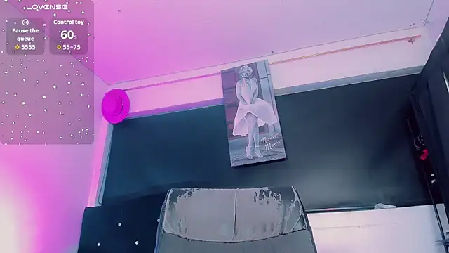 Kendall_hornyy Chat XXX live