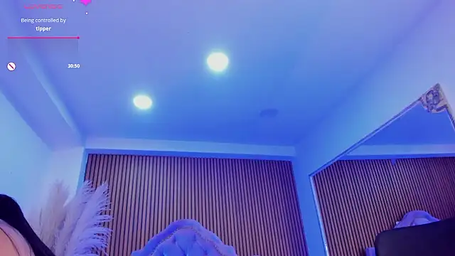 SelenaStonne 现场XXX聊天