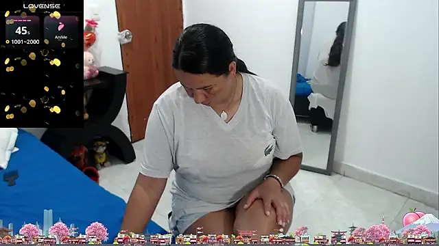 LAURA_Foxht Live XXX-chat