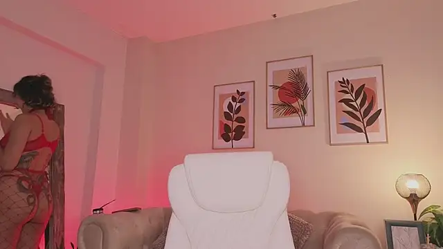 Chat +18 de DahianaWalcott ao vivo