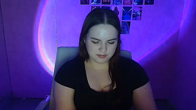 Kitty_Mia_Kitty Adlı Modelin Canlı XXX Sohbeti