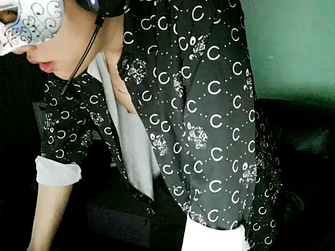 boyhigh1997 Show Webcam