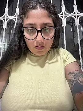 Chat +18 de croftsmila ao vivo