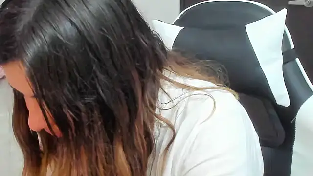 __Emma__11__Lecat_ Adlı Modelin Canlı XXX Sohbeti