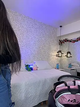 XXX chat uživo modela EMILIIA_RICHTER__