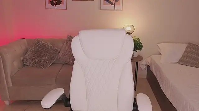 DahianaWalcottのライブXXXチャット