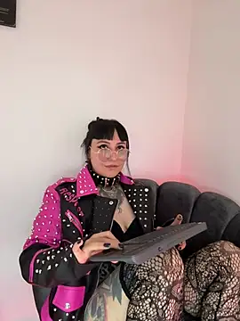 Živý XXX chat Ravenna666_