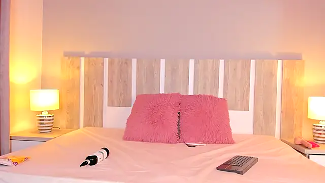 Chatroom XXX en direct de EmilySearss