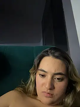 Chatroom XXX en direct de Antonella_Julieta