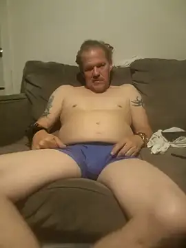 yourMasterisBored Show in webcam