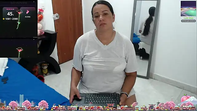 Chat XXX en directo de LAURA_Foxht