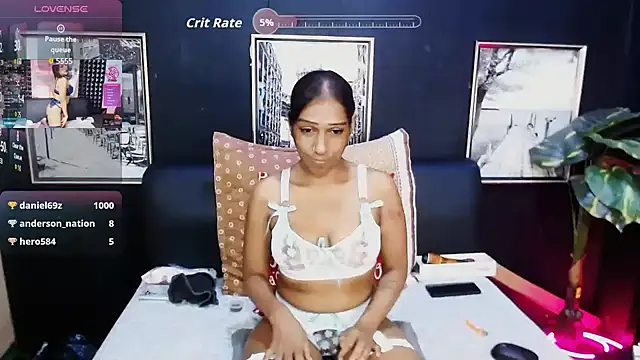 Sexualindian Adlı Modelin Canlı XXX Sohbeti