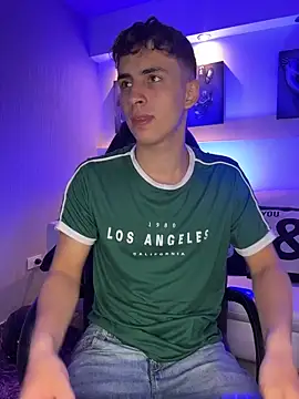 AdrianRinaldi Chat XXX live